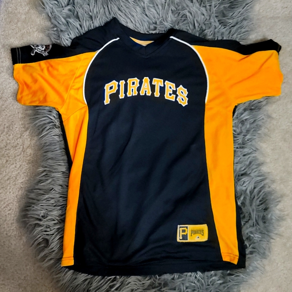 Pirates, stitched jersey t-shirt, youth large.black V neck with yellow trim.